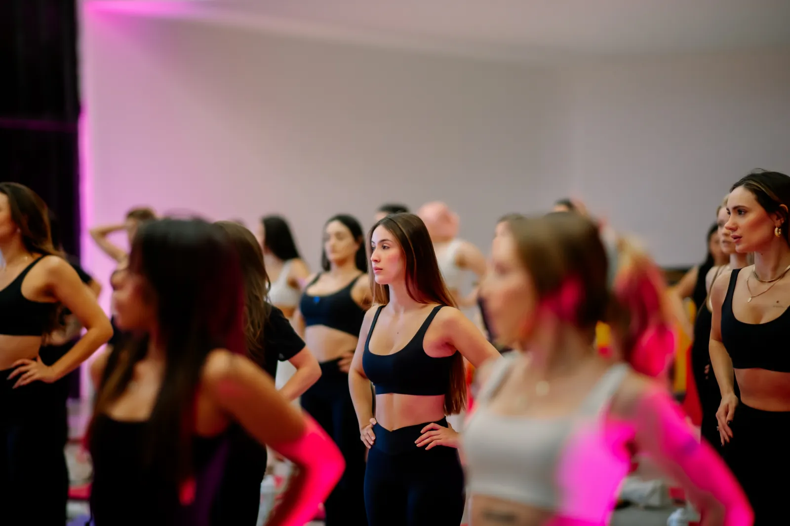 Criadoras reunidas em uma experiência de bem-estar da Comu